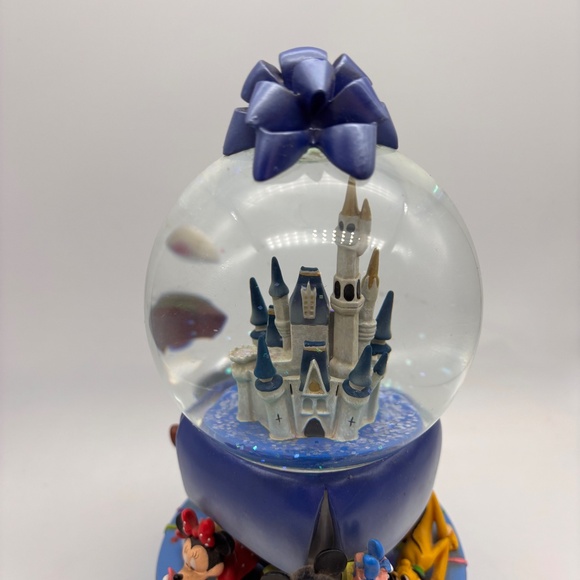 Walt Disney World 30th Anniversary Character Castle Celebration Snow Globe - Picture 4 of 16
